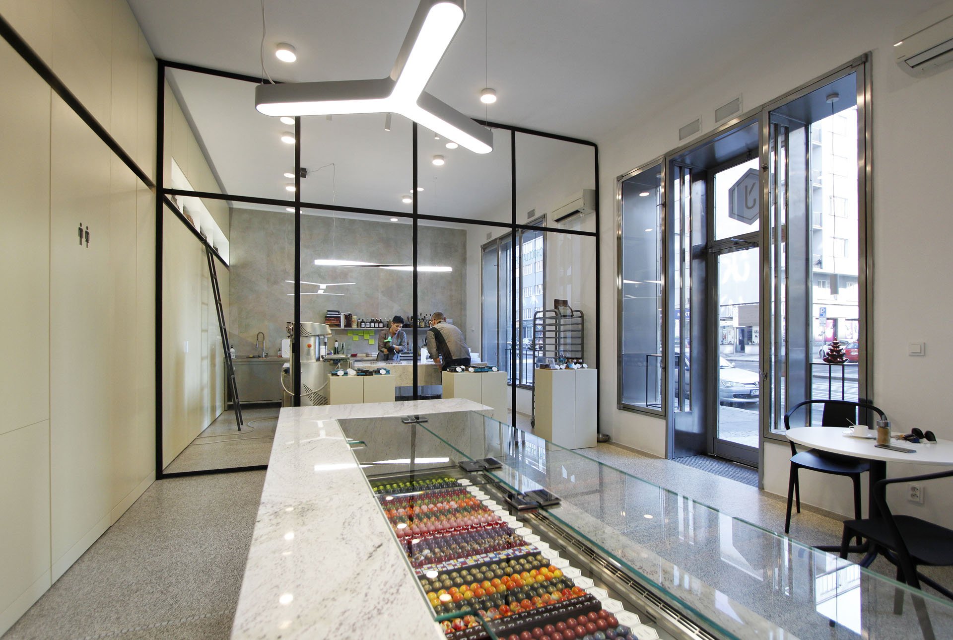 MARBAL SKLO Sklenarstvi Sklenarske prace rezani skla na miru Praha 8 logo Sklenena prickaprodejni pult 1 | Netpromotion